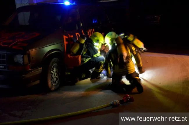 Foto 10, 25.05.2018, Übung in Tiefgarage - PKW-Brand mit vermissten Personen Foto 10, 25.05.2018, Übung in Tiefgarage - PKW-Brand mit vermissten Personen