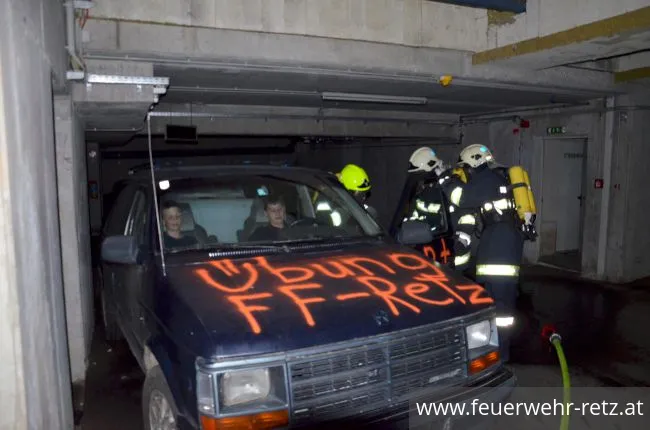 Foto 12, 25.05.2018, Übung in Tiefgarage - PKW-Brand mit vermissten Personen Foto 12, 25.05.2018, Übung in Tiefgarage - PKW-Brand mit vermissten Personen
