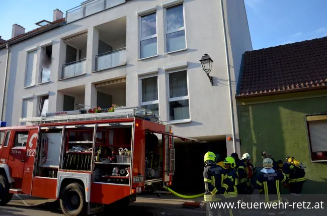 Foto 15, 25.05.2018, Übung in Tiefgarage - PKW-Brand mit vermissten Personen Foto 15, 25.05.2018, Übung in Tiefgarage - PKW-Brand mit vermissten Personen