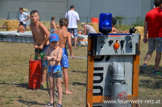 Foto 6, 07.08.2018, Hitzerekord beim Ferienspiel der Freiwilligen Feuerwehr Retz Foto 6, 07.08.2018, Hitzerekord beim Ferienspiel der Freiwilligen Feuerwehr Retz
