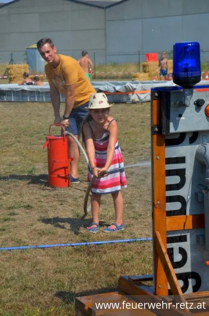 Foto 12, 07.08.2018, Hitzerekord beim Ferienspiel der Freiwilligen Feuerwehr Retz Foto 12, 07.08.2018, Hitzerekord beim Ferienspiel der Freiwilligen Feuerwehr Retz