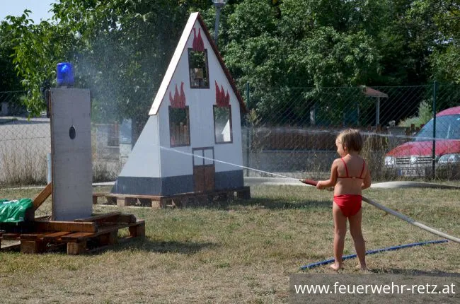 Foto 18, 07.08.2018, Hitzerekord beim Ferienspiel der Freiwilligen Feuerwehr Retz Foto 18, 07.08.2018, Hitzerekord beim Ferienspiel der Freiwilligen Feuerwehr Retz