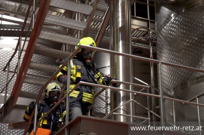 Foto 15, 28.09.2018, Gärgasunfall in Weinkellerei - Übung in Großtanklager