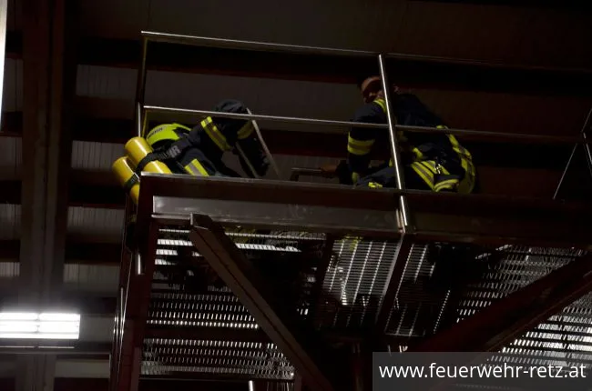 Foto 16, 28.09.2018, Gärgasunfall in Weinkellerei - Übung in Großtanklager Foto 16, 28.09.2018, Gärgasunfall in Weinkellerei - Übung in Großtanklager
