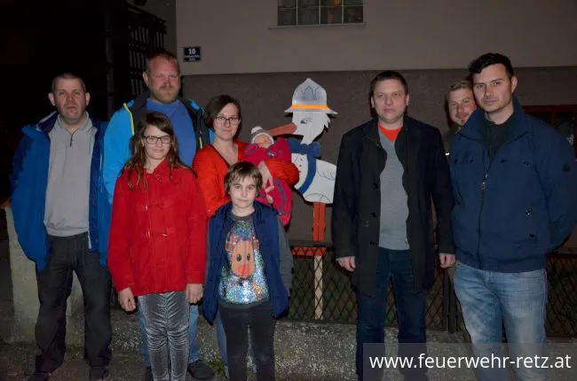 Foto 5, 01.04.2019, Der Feuerwehr - Storch ist gelandet Foto 5, 01.04.2019, Der Feuerwehr - Storch ist gelandet