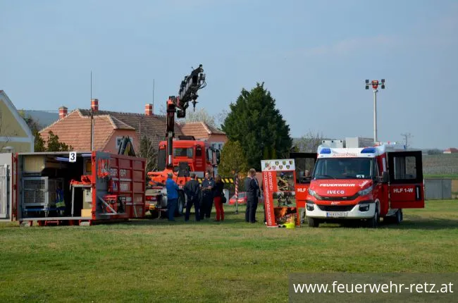 Foto 2, 11.04.2019, 3. Blaulicht-Stammtisch im Zeichen der Feuerwehr! Foto 2, 11.04.2019, 3. Blaulicht-Stammtisch im Zeichen der Feuerwehr!
