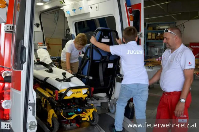 Foto 1, 02.09.2019, Ferienspiel der Blaulichtorganisationen 2019 - Blaulichtnachmittag mit Feuerwehr und Rotes Kreuz Foto 1, 02.09.2019, Ferienspiel der Blaulichtorganisationen 2019 - Blaulichtnachmittag mit Feuerwehr und Rotes Kreuz