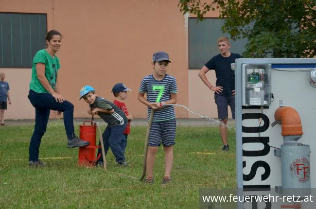 Foto 4, 02.09.2019, Ferienspiel der Blaulichtorganisationen 2019 - Blaulichtnachmittag mit Feuerwehr und Rotes Kreuz Foto 4, 02.09.2019, Ferienspiel der Blaulichtorganisationen 2019 - Blaulichtnachmittag mit Feuerwehr und Rotes Kreuz