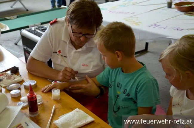 Foto 17, 02.09.2019, Ferienspiel der Blaulichtorganisationen 2019 - Blaulichtnachmittag mit Feuerwehr und Rotes Kreuz Foto 17, 02.09.2019, Ferienspiel der Blaulichtorganisationen 2019 - Blaulichtnachmittag mit Feuerwehr und Rotes Kreuz
