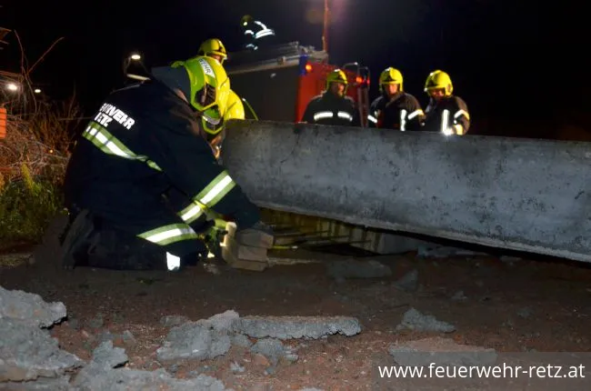Foto 4, 27.11.2017, Technische Übung für die Feuerwehr Retz - Gebäudeeinsturz nach Explosion