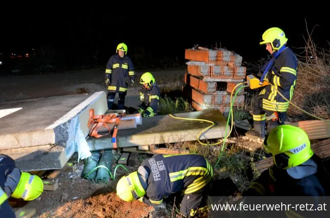 Foto 6, 27.11.2017, Technische Übung für die Feuerwehr Retz - Gebäudeeinsturz nach Explosion