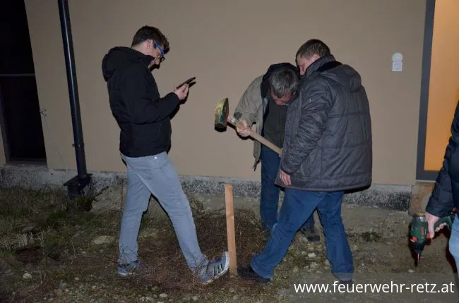 Foto 1, 03.02.2018, Der Feuerwehr - Storch ist gelandet Foto 1, 03.02.2018, Der Feuerwehr - Storch ist gelandet