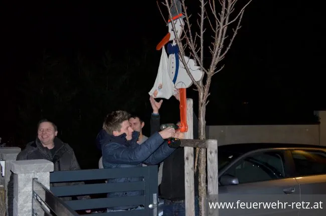 Foto 4, 24.02.2018, Der Feuerwehr - Storch ist gelandet Foto 4, 24.02.2018, Der Feuerwehr - Storch ist gelandet