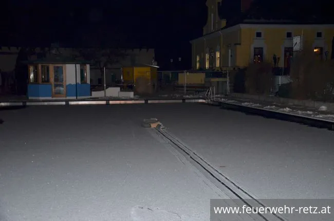 Foto 1, 01.03.2018, Übung - Person auf Eisfläche verunfallt Foto 1, 01.03.2018, Übung - Person auf Eisfläche verunfallt
