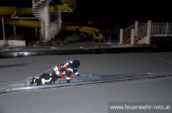 Foto 18, 01.03.2018, Übung - Person auf Eisfläche verunfallt