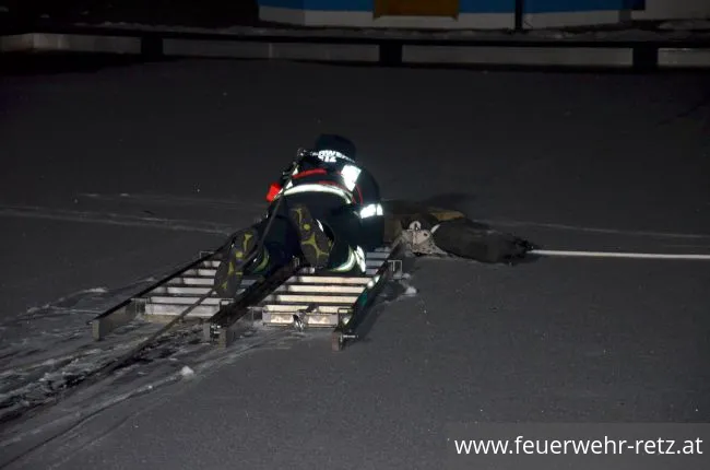 Foto 19, 01.03.2018, Übung - Person auf Eisfläche verunfallt Foto 19, 01.03.2018, Übung - Person auf Eisfläche verunfallt
