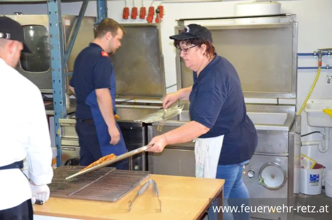 Foto 6, 07.05.2018, Feuerwehr-Heuriger 2018 in Retz Foto 6, 07.05.2018, Feuerwehr-Heuriger 2018 in Retz