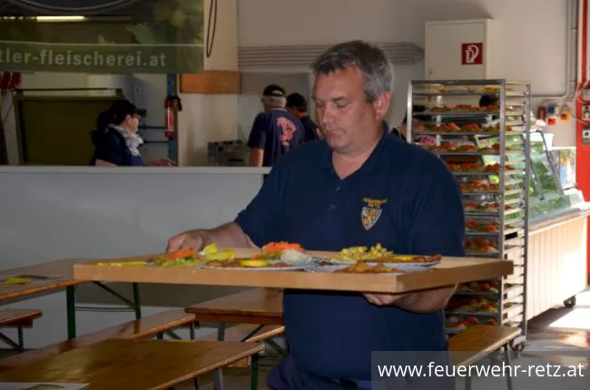 Foto 10, 07.05.2018, Feuerwehr-Heuriger 2018 in Retz Foto 10, 07.05.2018, Feuerwehr-Heuriger 2018 in Retz