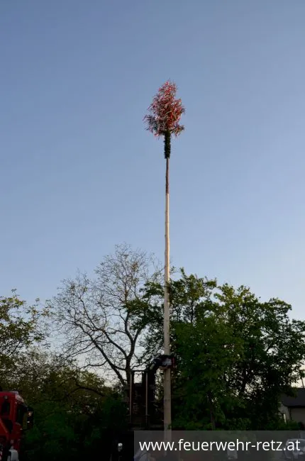 Foto 12, 07.05.2018, Maibaum aufstellen Foto 12, 07.05.2018, Maibaum aufstellen