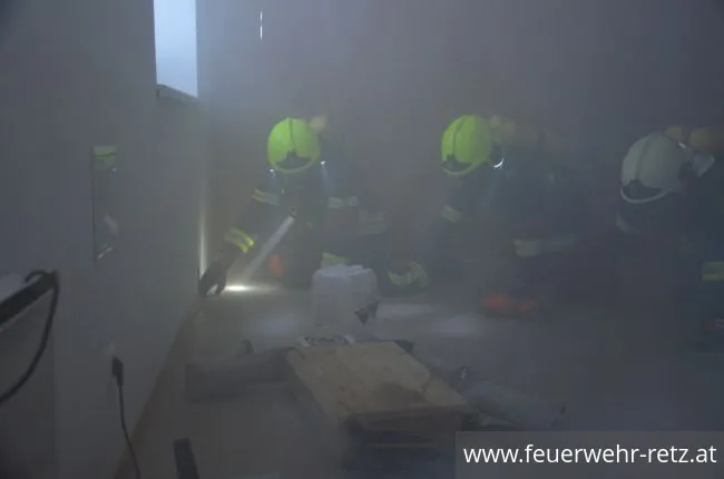 Foto 9, 15.05.2018, Prüfungen für die Ausbildungsprüfung Atemschutz - 5 erfolgreiche Gruppen in der zweiten Staffel Foto 9, 15.05.2018, Prüfungen für die Ausbildungsprüfung Atemschutz - 5 erfolgreiche Gruppen in der zweiten Staffel