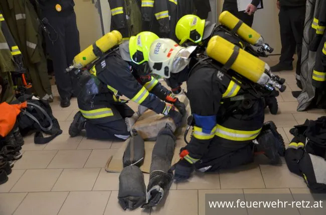 Foto 10, 15.05.2018, Prüfungen für die Ausbildungsprüfung Atemschutz - 5 erfolgreiche Gruppen in der zweiten Staffel Foto 10, 15.05.2018, Prüfungen für die Ausbildungsprüfung Atemschutz - 5 erfolgreiche Gruppen in der zweiten Staffel