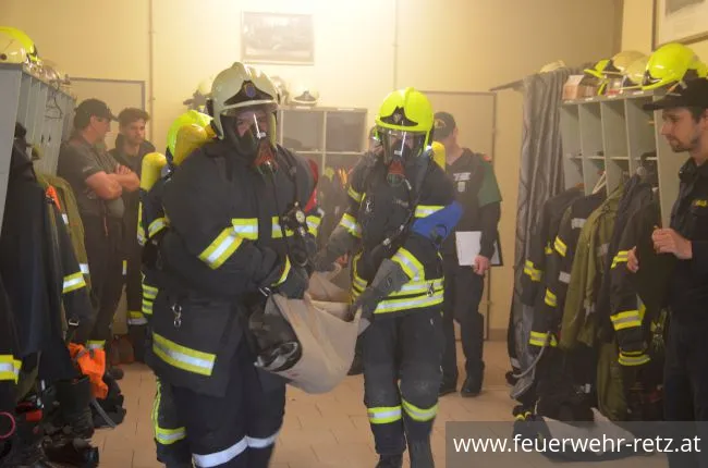 Foto 24, 15.05.2018, Prüfungen für die Ausbildungsprüfung Atemschutz - 5 erfolgreiche Gruppen in der zweiten Staffel Foto 24, 15.05.2018, Prüfungen für die Ausbildungsprüfung Atemschutz - 5 erfolgreiche Gruppen in der zweiten Staffel