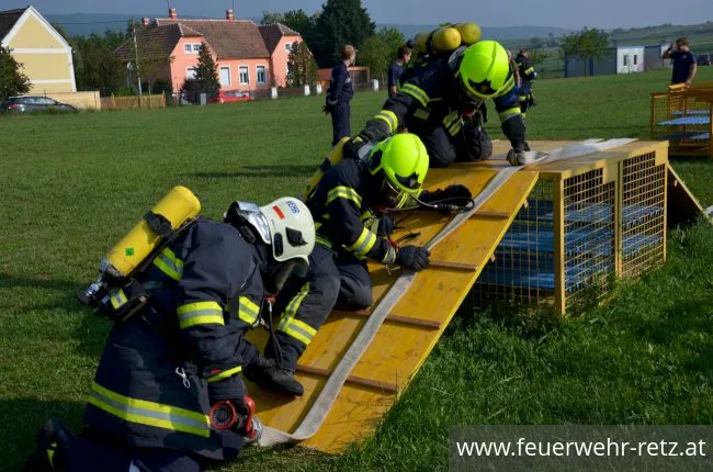 Foto 29, 15.05.2018, Prüfungen für die Ausbildungsprüfung Atemschutz - 5 erfolgreiche Gruppen in der zweiten Staffel Foto 29, 15.05.2018, Prüfungen für die Ausbildungsprüfung Atemschutz - 5 erfolgreiche Gruppen in der zweiten Staffel