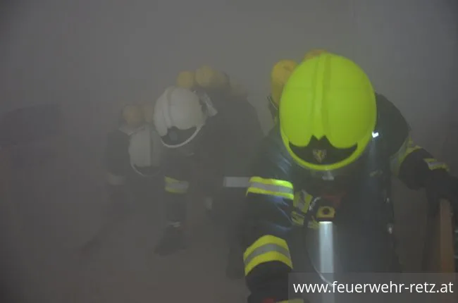 Foto 36, 15.05.2018, Prüfungen für die Ausbildungsprüfung Atemschutz - 5 erfolgreiche Gruppen in der zweiten Staffel Foto 36, 15.05.2018, Prüfungen für die Ausbildungsprüfung Atemschutz - 5 erfolgreiche Gruppen in der zweiten Staffel