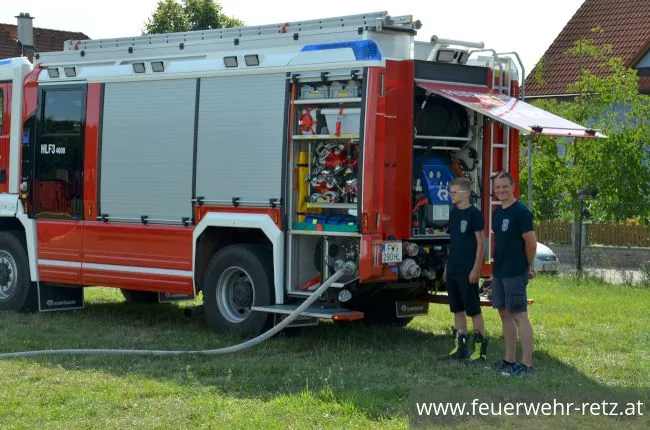 Foto 11, 01.08.2021, Blaulicht Nachmittag mit Feuerwehr und Rotes Kreuz - Ferienspiel 2021 im FF-Haus Retz Foto 11, 01.08.2021, Blaulicht Nachmittag mit Feuerwehr und Rotes Kreuz - Ferienspiel 2021 im FF-Haus Retz