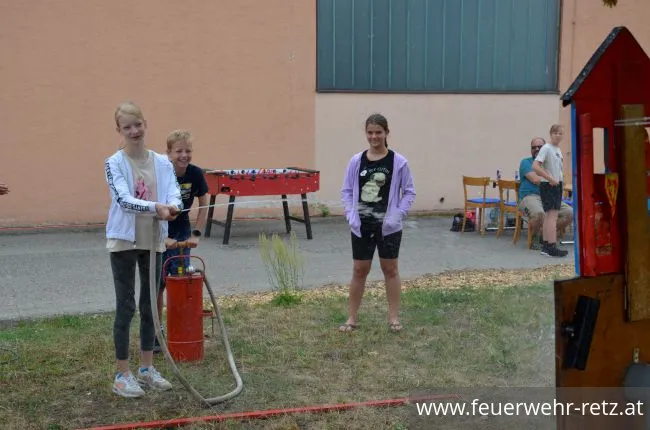 Foto 1, 13.08.2022, Blaulicht Nachmittag - Ferienspiel 2022 im FF-Haus Retz Foto 1, 13.08.2022, Blaulicht Nachmittag - Ferienspiel 2022 im FF-Haus Retz