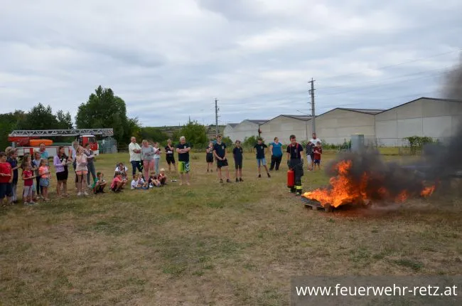 Foto 10, 13.08.2022, Blaulicht Nachmittag - Ferienspiel 2022 im FF-Haus Retz Foto 10, 13.08.2022, Blaulicht Nachmittag - Ferienspiel 2022 im FF-Haus Retz