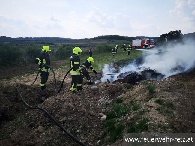 Foto 5, 03.05.2022, Brandeinsatz - Flächenbrand in Weinrieden