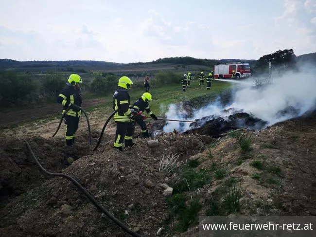 Foto 5, 03.05.2022, Brandeinsatz - Flächenbrand in Weinrieden