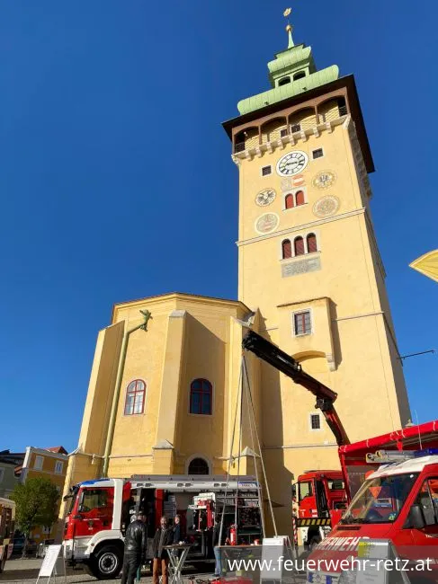 Foto 4, 25.10.2021, Sicherheitstag 2021 - Feuerwehren des Unterabschnittes präsentierten sich am Retzer Hauptplatz Foto 4, 25.10.2021, Sicherheitstag 2021 - Feuerwehren des Unterabschnittes präsentierten sich am Retzer Hauptplatz
