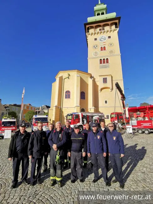 Foto 5, 25.10.2021, Sicherheitstag 2021 - Feuerwehren des Unterabschnittes präsentierten sich am Retzer Hauptplatz Foto 5, 25.10.2021, Sicherheitstag 2021 - Feuerwehren des Unterabschnittes präsentierten sich am Retzer Hauptplatz
