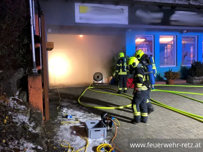 Foto 6, 30.11.2021, Brandeinsatz - Kellerbrand