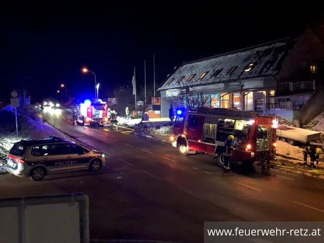 Foto 9, 30.11.2021, Brandeinsatz - Kellerbrand