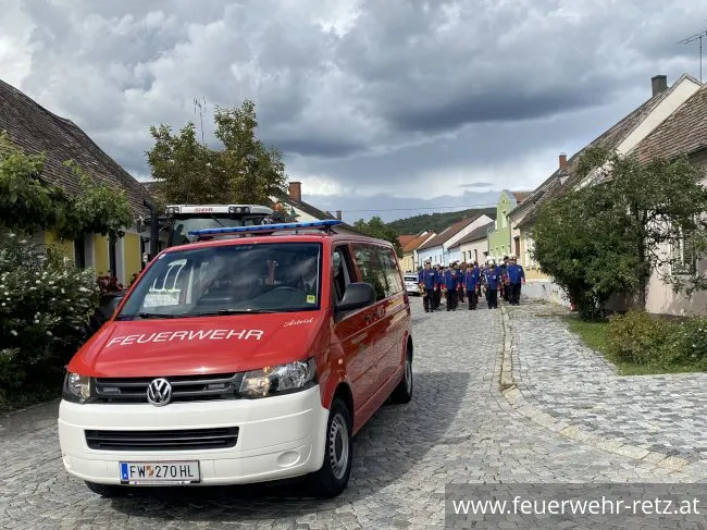 Foto 2, 12.09.2022, Feuerwehrhochzeit in Retz - Oberfeuerwehrmann Martin Seher hat geheiratet Foto 2, 12.09.2022, Feuerwehrhochzeit in Retz - Oberfeuerwehrmann Martin Seher hat geheiratet