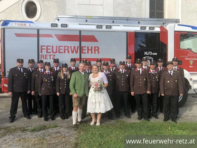 Foto 9, 12.09.2022, Feuerwehrhochzeit in Retz - Oberfeuerwehrmann Martin Seher hat geheiratet Foto 9, 12.09.2022, Feuerwehrhochzeit in Retz - Oberfeuerwehrmann Martin Seher hat geheiratet