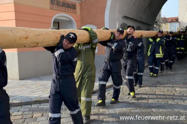Foto 1, 09.05.2019, Maibaum aufstellen 2019 Foto 1, 09.05.2019, Maibaum aufstellen 2019