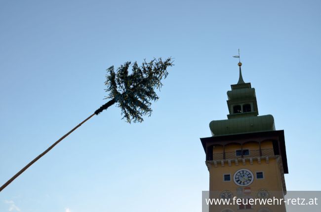 Foto 3, 09.05.2019, Maibaum aufstellen 2019