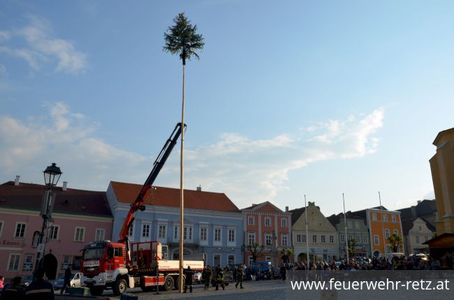 Foto 4, 09.05.2019, Maibaum aufstellen 2019