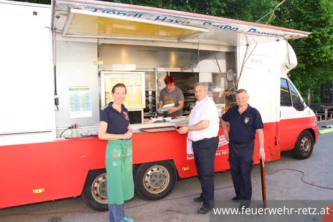 Foto 4, 20.05.2022, Heuriger mit Fahrzeugsegnung Foto 4, 20.05.2022, Heuriger mit Fahrzeugsegnung