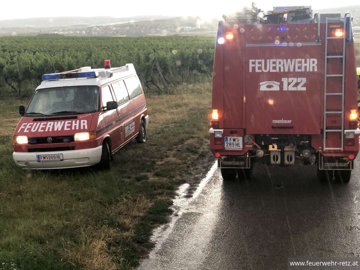 Foto 1, 06.07.2023, Technischer Einsatz - Traktorunfall Foto 1, 06.07.2023, Technischer Einsatz - Traktorunfall