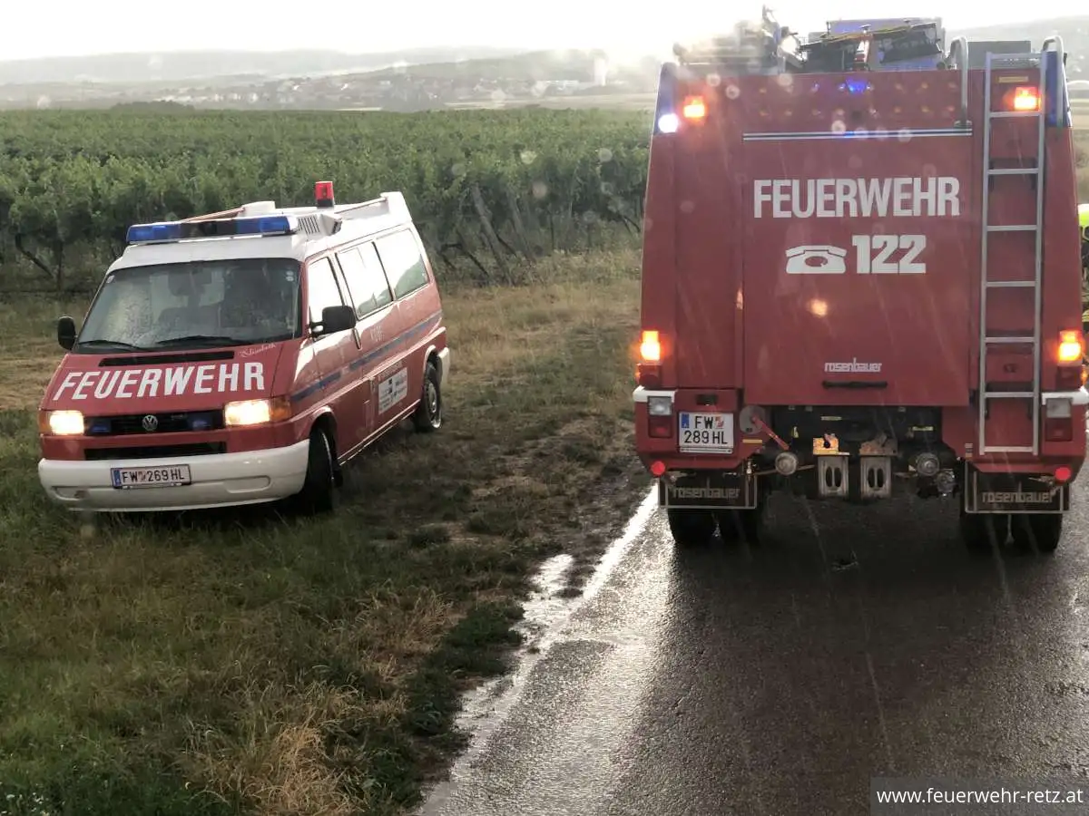 Foto 1, 06.07.2023, Technischer Einsatz - Traktorunfall Foto 1, 06.07.2023, Technischer Einsatz - Traktorunfall