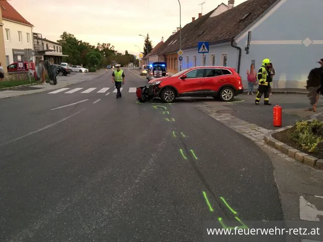 Foto 4, 28.08.2020, Technischer Einsatz - Zusammenstoß zwischen PKW und Motorrad