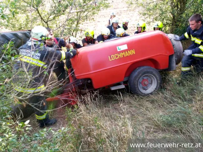 Foto 2, 02.08.2018, Technischer Einsatz - Traktorbergung in Kleinhöflein Foto 2, 02.08.2018, Technischer Einsatz - Traktorbergung in Kleinhöflein