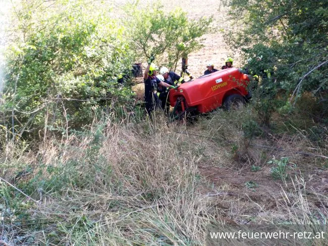 Foto 3, 02.08.2018, Technischer Einsatz - Traktorbergung in Kleinhöflein Foto 3, 02.08.2018, Technischer Einsatz - Traktorbergung in Kleinhöflein