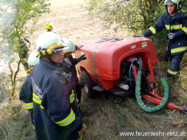 Foto 4, 02.08.2018, Technischer Einsatz - Traktorbergung in Kleinhöflein Foto 4, 02.08.2018, Technischer Einsatz - Traktorbergung in Kleinhöflein