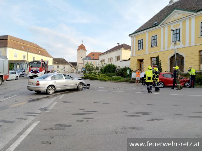 Foto 1, 01.06.2019, Technischer Einsatz - Fahrzeugbergung nach Verkehrsunfall